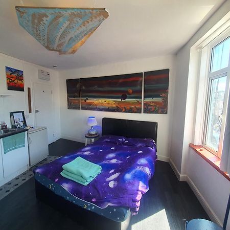 Cyber-Art Studio In Camden 런던 외부 사진
