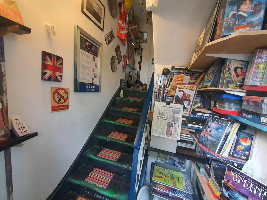 Cyber-Art Studio In Camden 런던 외부 사진