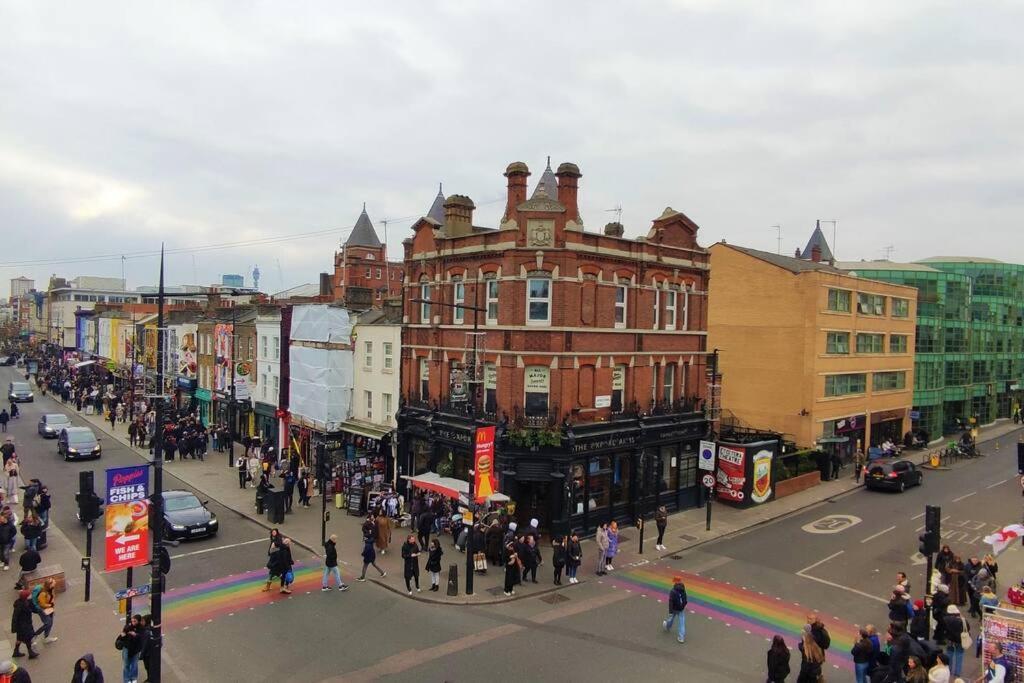 Cyber-Art Studio In Camden 런던 외부 사진